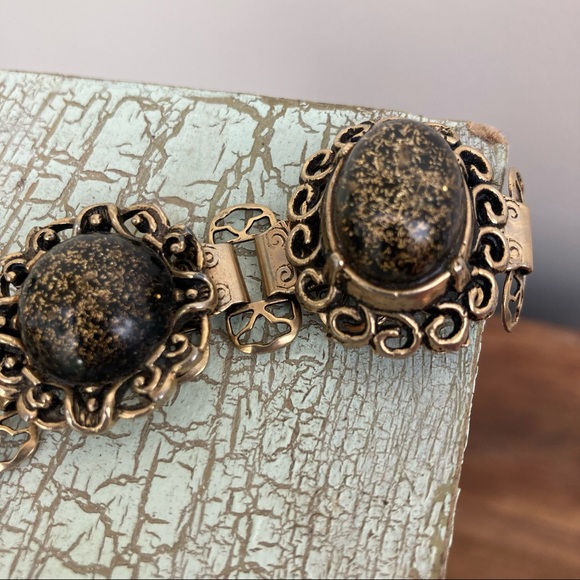 Chunky Statement Costume Bracelet - Picture 4 of 7